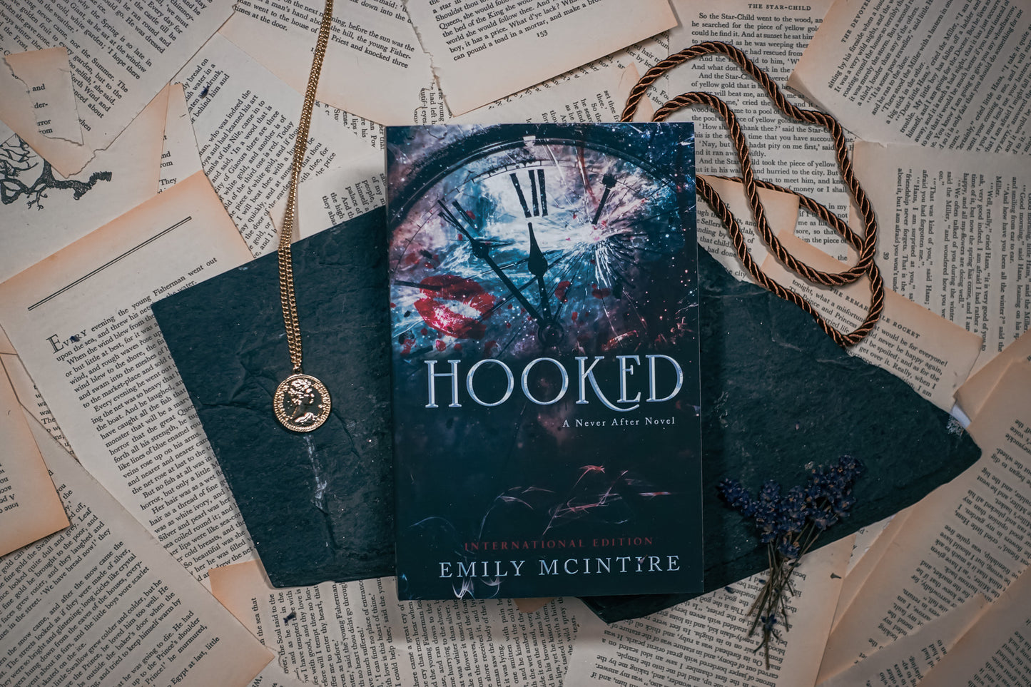 Hooked - Emily McIntire