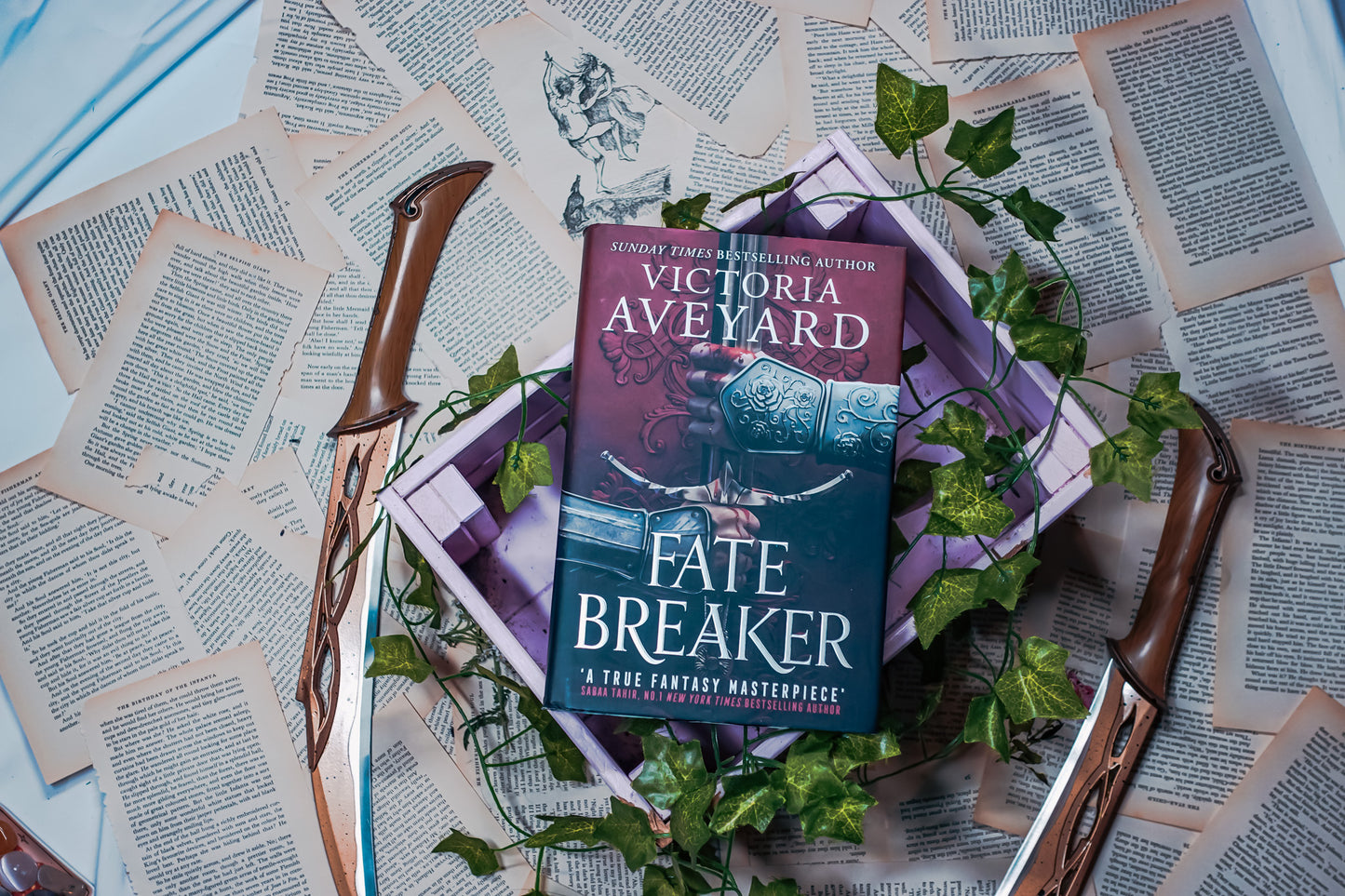 Fate Breaker - Victoria Aveyard, HARDBACK