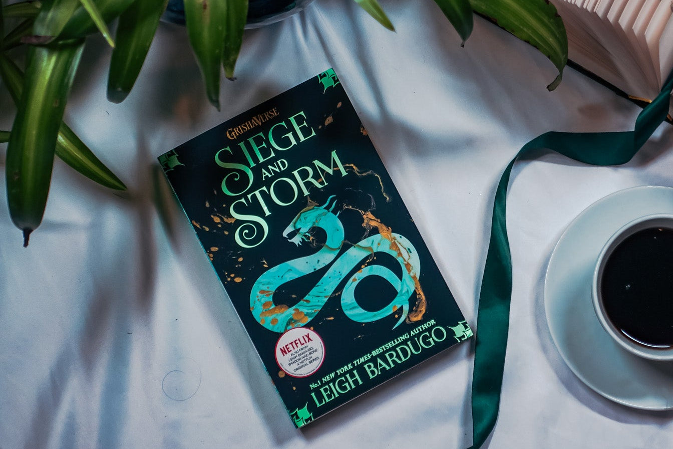 Seige and Storm - Leigh Bardugo